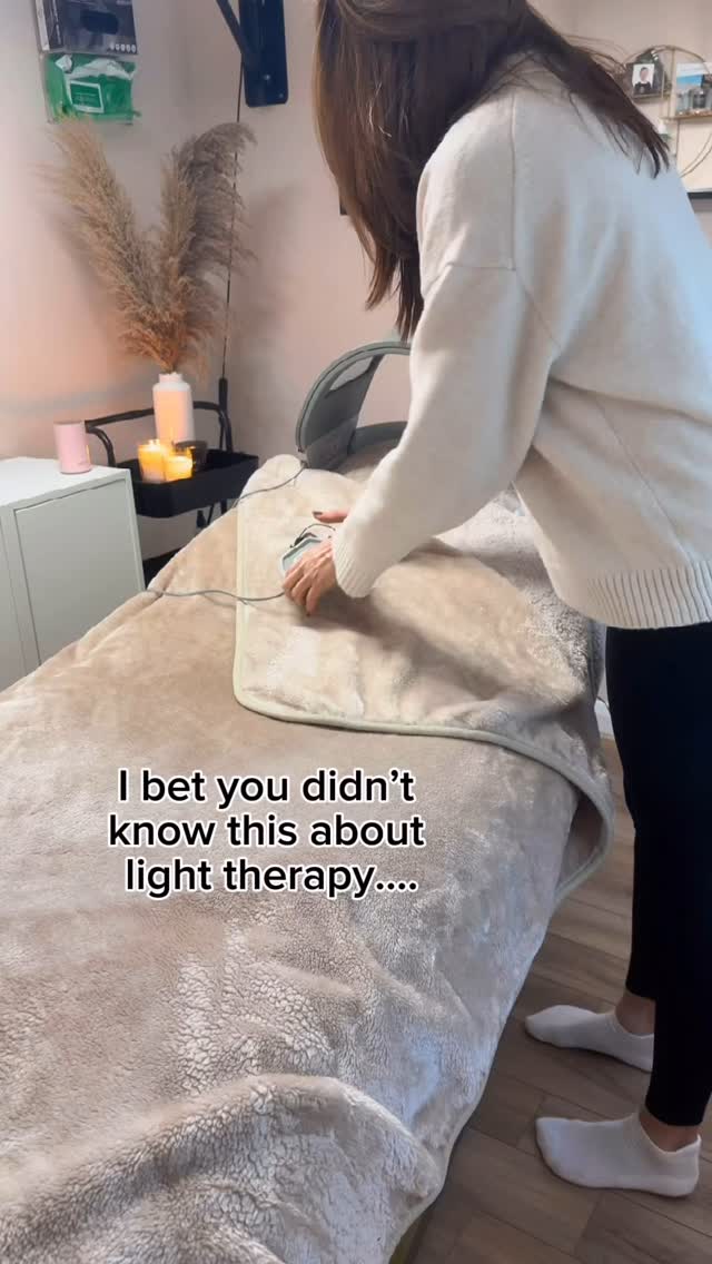 Does 20-30 mins of relaxing YOU time sound good?
If the answer is yes then Dermalux phototherapy is the answer for you 🫶
Relax and benefit your skin at the same time 🙌🏻
Featuring clinically proven, medical grade light wavelengths it can be beneficial for the following skin conditions
Anti-ageing
Acne
Rosacea
Pigmentation
Psoriasis
Eczema
Wound healing
SAD -seasonal affective disorder
Dermalux can
✅ Increase Collagen
✅ Increase Hydration levels
✅ Even out skin tone & texture
✅ Revitalise & restore radiance
This can be a standalone treatment or can be added on to any other skin treatment
Available in Birchington and Barham
Contact me for further information
#skincare #selfcare #skinconfidence #relax #rejuvenate #skinhealth #phototherapy #mindfulness
