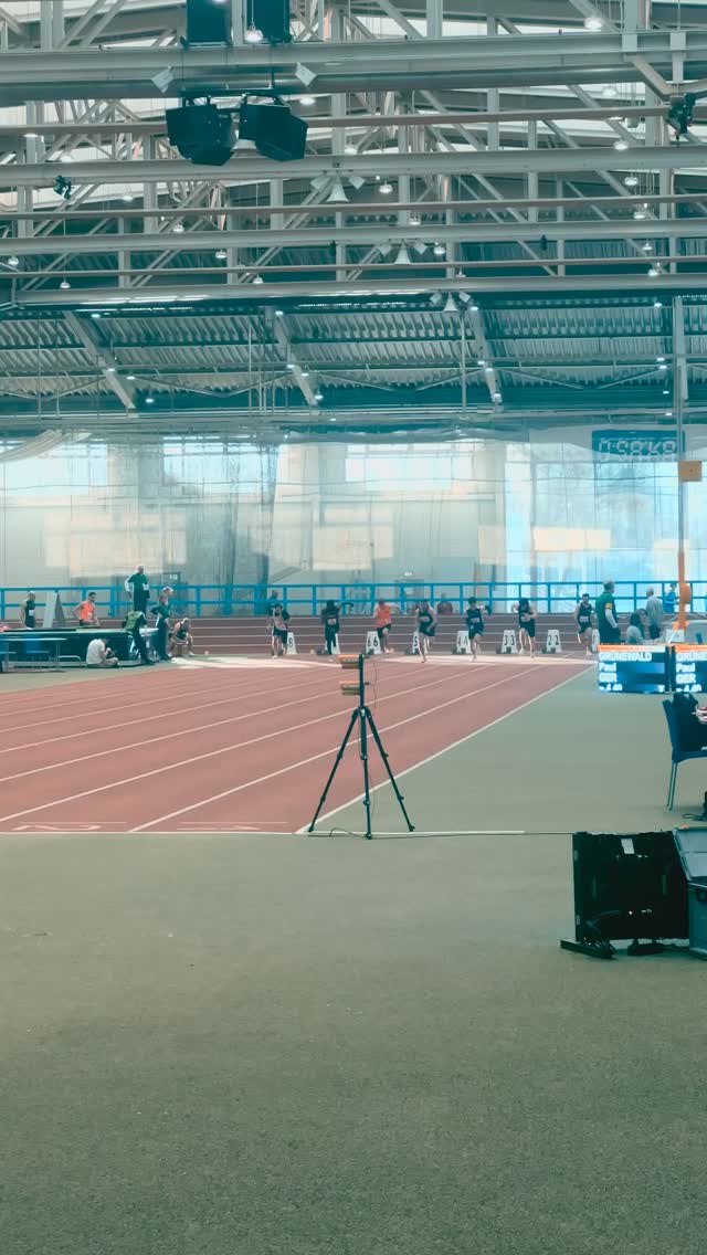 Noah Müller breaks his "long-standing" personal best!
Since the start of the indoor season, Noah has run 6.85 seconds four times. Today it was 6.84 seconds. Has the curse been broken?
#teamCA #60m #sprint #cologne #trackandfield #athletics