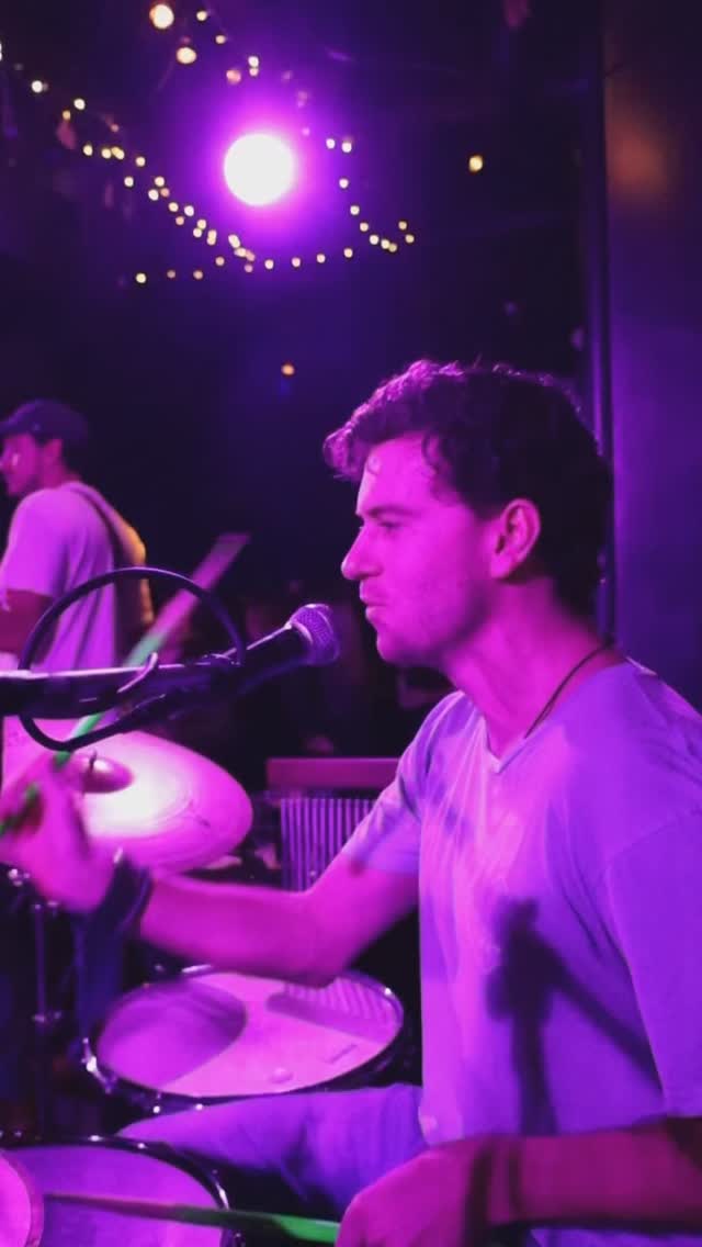 “Unwell” at @ulyssesnyc 1/31/25
📸 @madixgoldman
#livemusic
#matchbox20
#dizzyaftermidnight
#ulyssesnyc