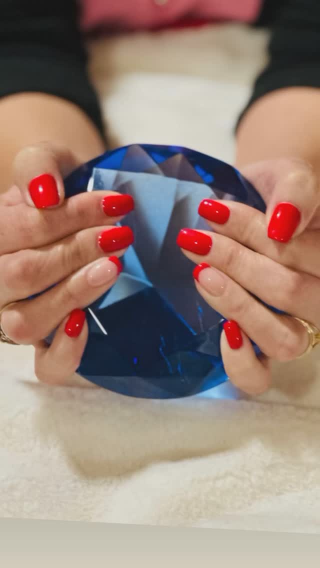 Nails all year long for every occasion!
.
Artist; @becky.nails.maplestudios