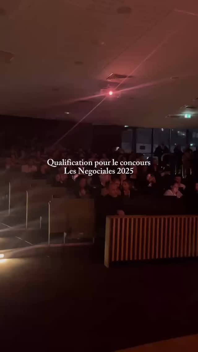 🚀 @lesnegociales 2025 : Retour sur une journée intense !
Hier, notre campus a vibré au rythme des qualifications pour Les Négociales !
🤝 140 candidats ont tenté leur chance pour décrocher leur ticket vers la grande finale nationale qui se tiendra à Nancy les 26 et 27 mars 2025.
🏅20 talents se sont démarqués et ont validé leur place pour cette compétition
👏 Un immense merci à tous les professionnels – juges et acheteurs – qui ont contribué à faire de cet événement une réussite. Votre engagement est essentiel pour former les négociateurs de demain !
🔗 Un événement rendu possible grâce à notre partenaire : @radiance_mutuelle
📅 Prochaine étape : la finale à Nancy ! Nos qualifiés sont prêts à relever le défi 💪
#LesNégociales #Concours #Finale2025 #Négociation #TalentCommercial #rhône