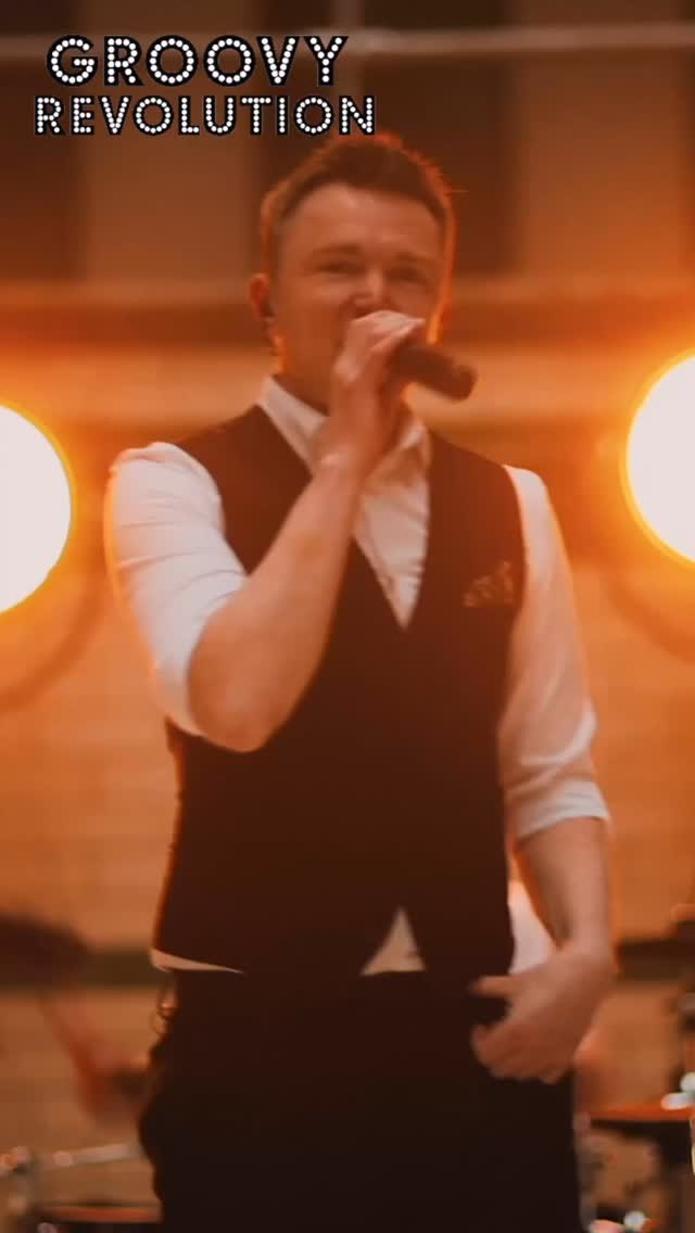 Sweet Dreams Medley
Many thanks to
📹 @lawsonfilmsuk
📸 @andy_murphydj
🏊♂️ @victoriabaths
🏮@lightechltd
#weddingband #weddingbands #cheshire #manchester #eurythmics