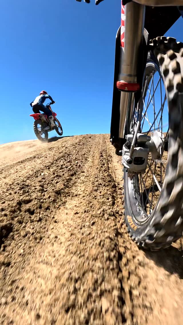 2024 @vivianacontreras50 shredding laps @foxraceway
Hope to see you at the track soon!!
#factoryconnection #gopro #motocrossmetrics