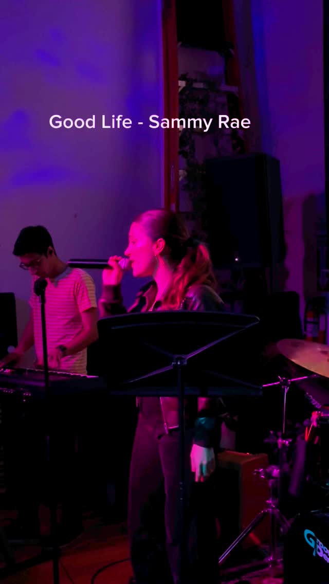 Good life!! By @sammyraemusic 💚
#singersongwriter #music #singer #song #coversong #musictok #fyp #cover #sammyrae