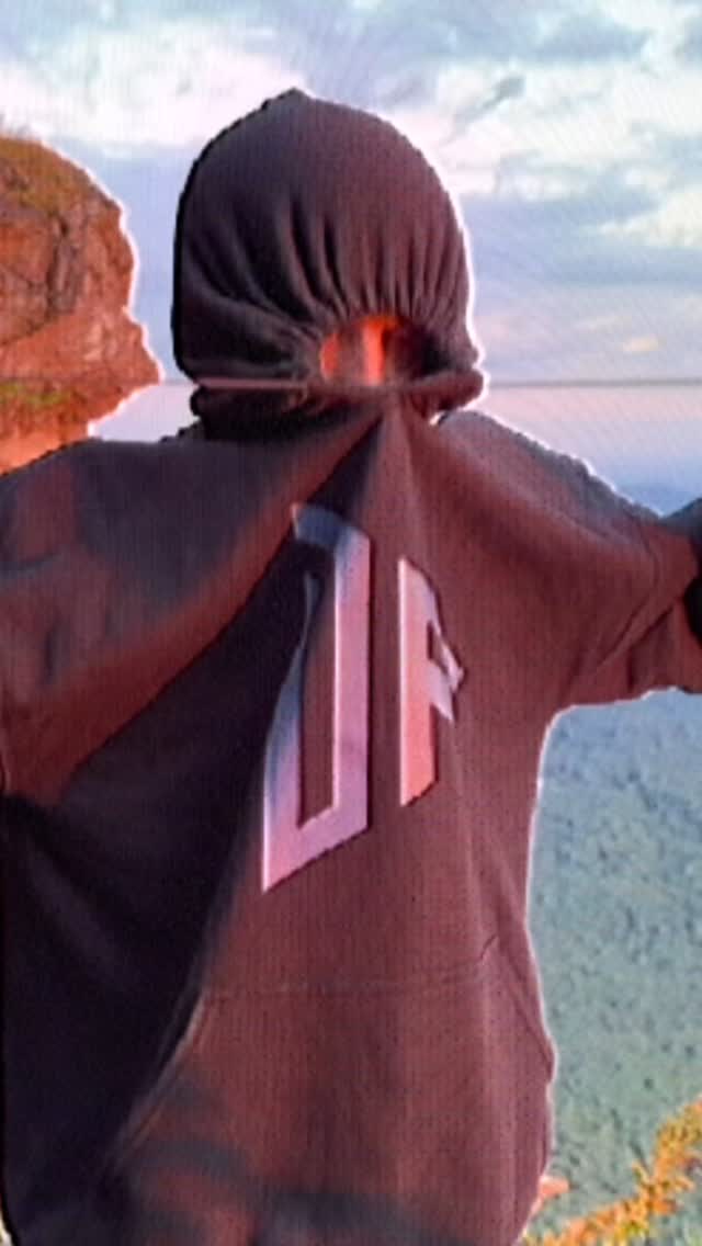 📹Yo dudes, it’s finally Friday! Been grindin’ all week, but now it’s time to kick back and vibe. Might hit up Blockbuster later, maybe snag a pizza, who knows? Just tryna keep it chill.
#90s #cars #racing #racecars #old #classic #vhs #camcorder #retro #80s #northgeorgia #georgiaphotography #atlanta #georgia #trending #fyp #georgiavideographer #roadatlanta #cinema #cinematic #lamborghini #porsche #bmw #ford #mustang