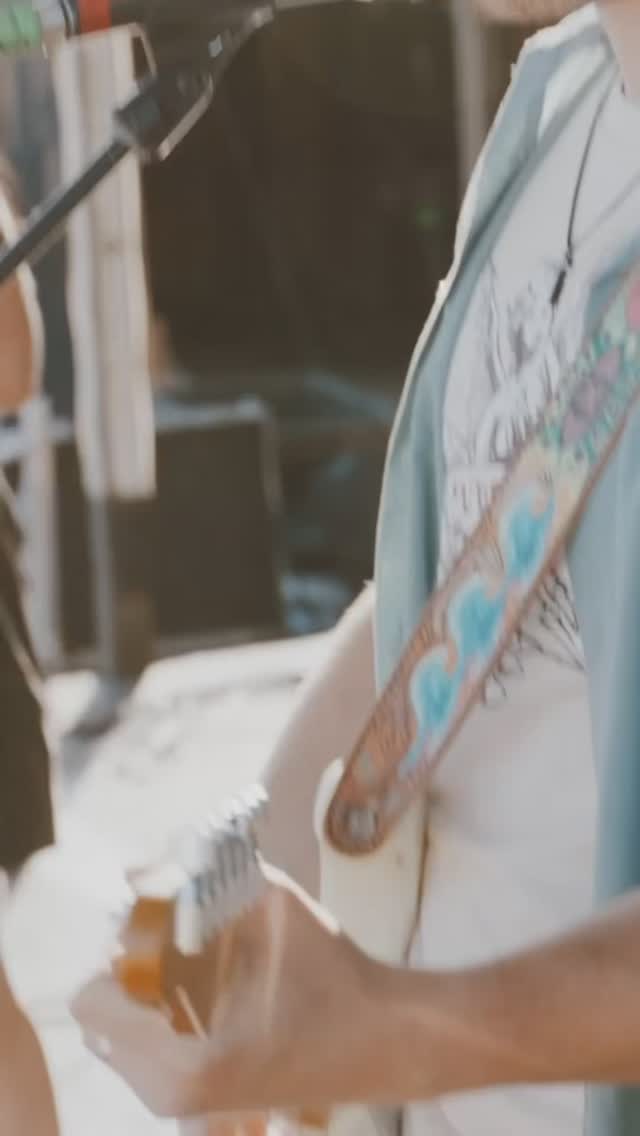 Our first album drops this Friday! 🎸 💿 🎙️🎧🎤
#worthyofdawn #nashvilleband #newmusic #newalbum #newrelease #spotify #applemusic #exitsign #guitar #bass #drums #singing #jamming