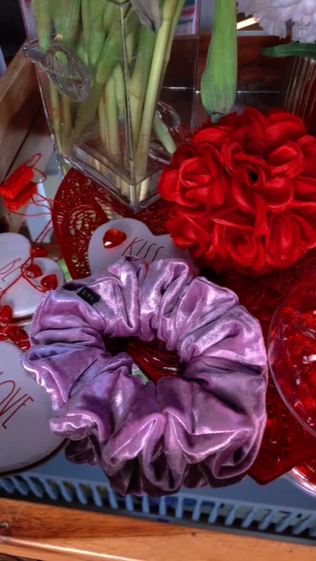 Come pack an order with me! Thanks so much for your order Brittany! 💕
#ltlcreationsco #scrunchies #handmade #smallbusiness #packanorderwithme #local #bts