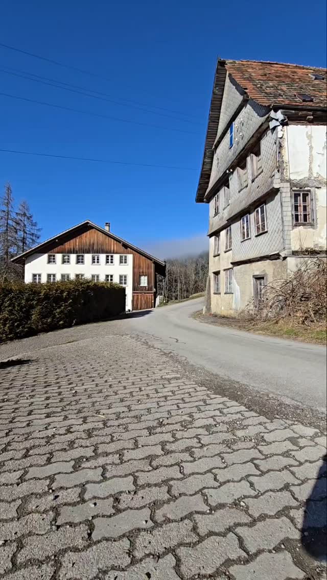 🔊 Mobiler Sirenentest der Interventionsgruppe TWW 🚒 in unseren schönen,☀️sonnigen Weilern🏡 der drei Zweckverbandsgemeinden⛰️ mit einem Besuch bei unseren vier Notfalltreffpunkten. 🛟
#Feuerwehr #firefighter #swissfirefighter #blaulicht #turbenthal #wila #wildberg #tösstal #118 #übung #hobby
