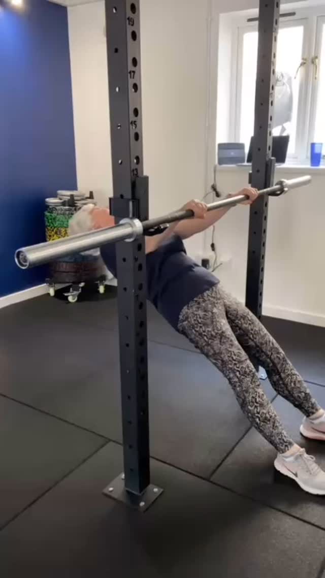 🔥76 Years Strong & Unstoppable
Barbra shattered all expectations after her knee operation. She walked out of hospital 3 hours post-surgery, leaving doctors speechless. Their verdict? Her dedication to training made the impossible, possible. #unstoppable #noexcuses #gymhero
