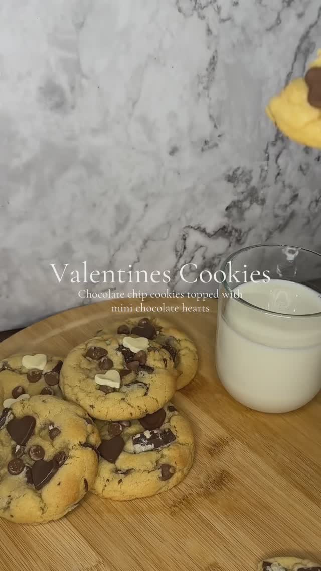Happy Valentines Day to you and the people you love ❤️
If you’d like to make these cookies as a treat today, here’s the recipe:
150g Butter
100g Caster Sugar
150g Soft Brown Sugar
1 Egg
1 Tsp Vanilla Extract
200g Chocolate Chips
150G Plain Flour
180g Self Raising Flour
20ish Chocolate Hearts (Mine are Dr. Oetker but you can use any)
You can find a full recipe with instructions on my website linked in my bio
#baking #bakingrecipe #recipes #valentinesday #valentinesdaybaking #valentinesdaygift #valentinesbaking #cookies #valentinescookies #bakingfromscratch #bakingtiktok