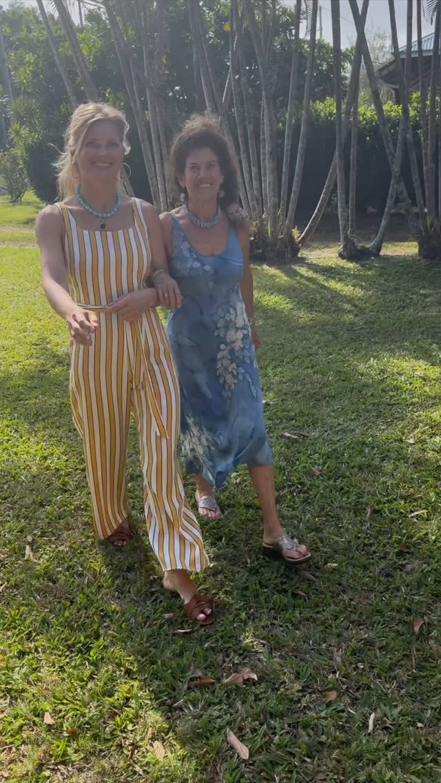 Feeling so grateful!
A huge thank you to everyone who came out to support Kristi and me—it truly means the world! Sharing this experience with Kristi in her beautiful gallery was an honor, and I’m so thankful for her generosity.
I feel incredibly blessed to be part of such a wonderful community. Your support and kindness made this show so special!
#PaletteKnifePainting #OilPainting #FloralArt #ArtShow #GratefulHeart #SupportArtists #HawaiiArtist #NorthKohala #BigIslandArt #JoyOnCanvas