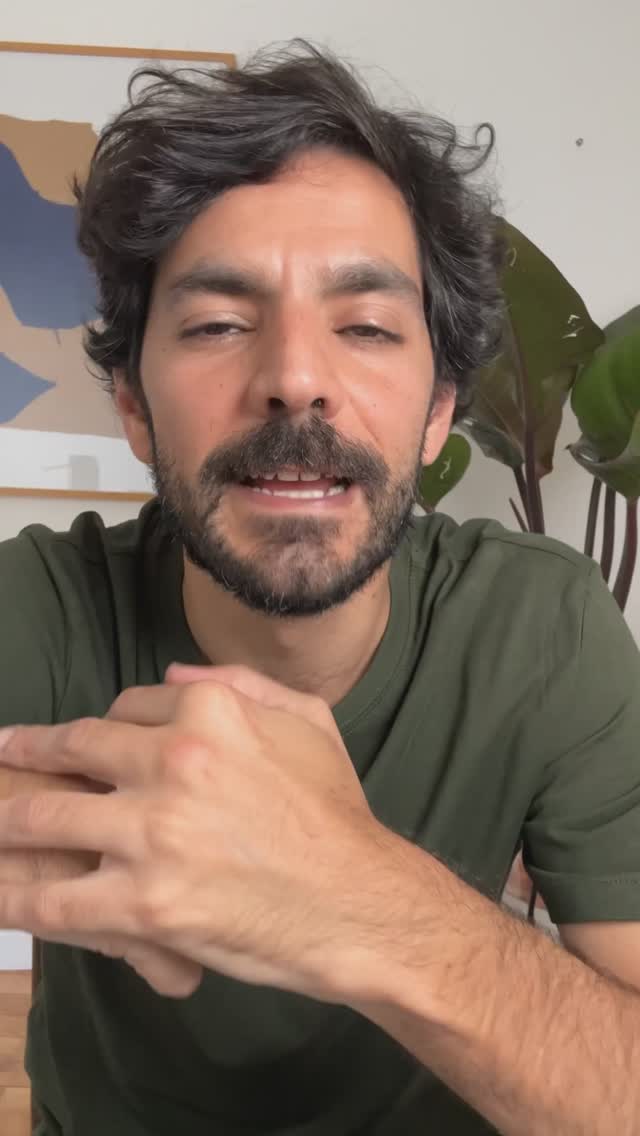 Você já ouviu essa frase, né? Há muito tempo ouvimos algo parecido!
Mas a verdade é que a água não some—ela circula! O problema real é que a água doce está se tornando cada vez mais escassa.
🌡️ Mudanças climáticas
🏜️ Falta de infiltração da chuva
💧 Rios secando, aquíferos comprometidos.
A crise hídrica não é sobre a falta de água no planeta, mas sobre como estamos destruindo o ciclo natural que a mantém disponível.
⚠️ Se a gente não mudar, vai faltar para todo mundo.
E CONHECIMENTO É O PROMEIRO PASSO: Vem pro curso Um Outro Olhar Sobre A Água e As Mudanças Climáticas — comente “água” que eu te envio mais informações ❤️
#ÁguaDoce #CriseHídrica #MudançaClimática #ÁguaParaTodos #Regeneração #Sustentabilidade