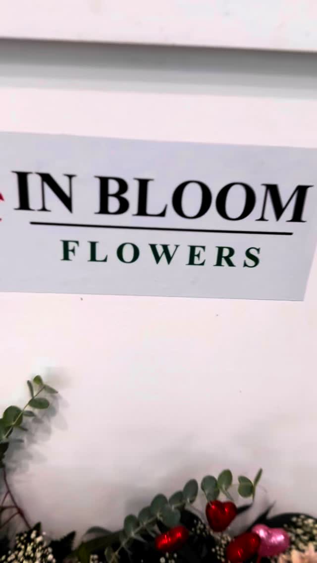 Pop Up Valentine Flower & Gift Market at Northwest Health in Valparaiso!
Thursday & Friday 10 am -5 pm❌💋🅾️
Featuring:
Make & Take Flower Bar, Grab & Go arrangements, and balloons from @inbloom219
Soap, sprays,bombs, and candles from @bunssoapbox
Makeup from @melanienarbutisbeaute
Blown glass pieces from @hotshopvalpo
Sweet treats from @albanesecandy
What fun we had styling this POP UP market for @inbloom219 !! Go check it out and pick up those gifts for your sweetheart or yourself before they’re all gone!
#popupshop #minimarket #valentines #bemine #hospitalgiftshop #gimmesomesugar #girlygifts #lastminutegifts #blownglassart #handmadesoap #roseglow #flowerbar #budvase #balloons #kissme #xoxo #remember