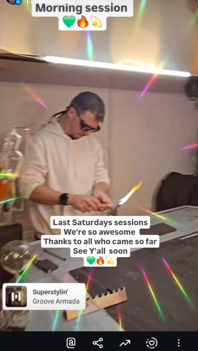 Last weeks sessions in the newwely renovated studio
This givies a chance for bigger groups to be accomadated.
Give someone you love a completely unique experience this year.
Tick off another bucketlist item that you'll never forget get .
We now offer experiences to larger groups & shared sessions with courses and workshops coming soon
We will have this even bigger menu of experiences coming soon, keep those notifications on
Vouchers or booking are all made online.
We will be posting again soon when the new websites done and doing some live streams soon, so tune in to see more and share im the fun.
Have a great week šš„š«
#experiences #brightonglass #brightonglassblowing #visitbrighton #brighton #bucketlist #thingstodoinbrighton #thingstodonearme #brightonprispwritufundgrant #flamewotking #lampworking #unique #uniquegifts