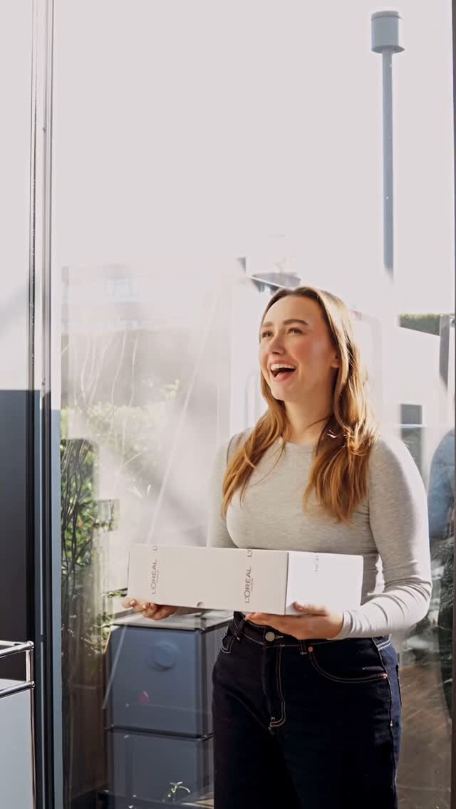 ✨ Sneak Peek! ✨
Wir verraten euch einige Produkte aus der heute eingetroffenen @lorealparis Box für Creator – u. a. mit Produkten von Elvital 🎁 #kosmetik #körperpflege #haare #agentur #werbeagentur #influencermarketing #köln