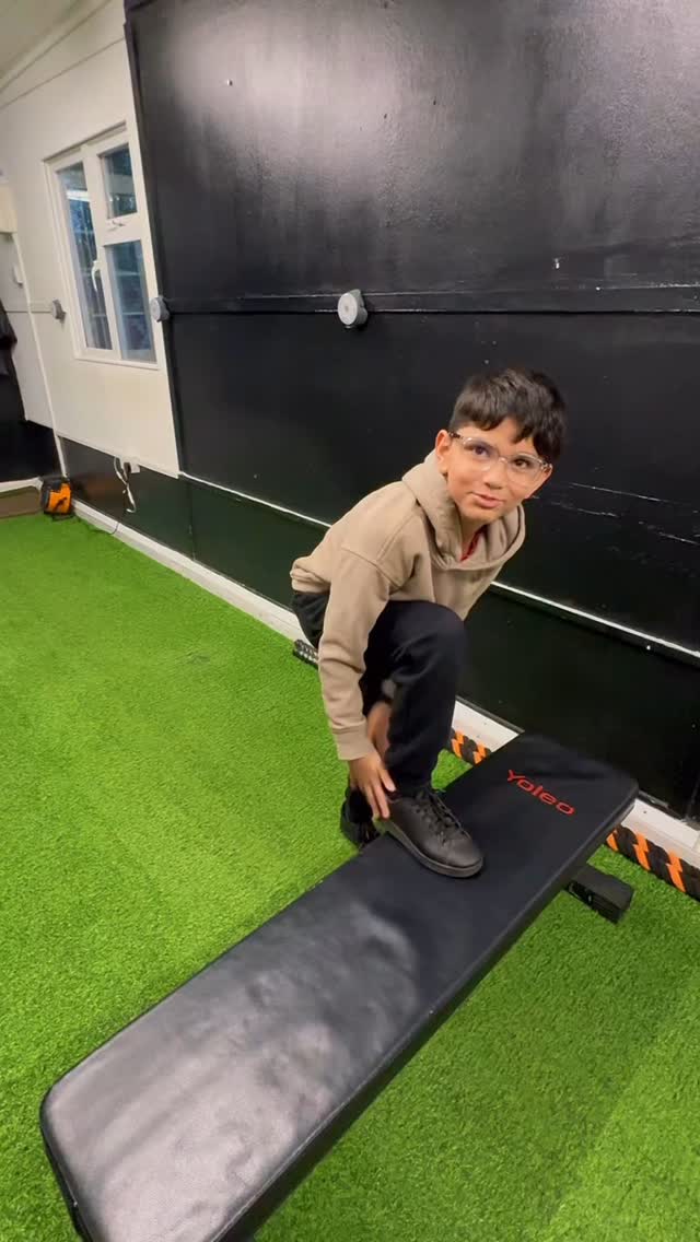 This is what happens when you keep going…
At first, he couldn’t do it…
Jump after jump, he kept missing.
He hesitated, second-guessed himself, and almost gave up.
But with each attempt, he got a little better.
A little more confident.
He kept going..
and eventually, he nailed it! 💪🙌
Remember, progress isn’t always smooth, but every effort adds up.
Keep showing up, keep trying, and you’ll get there. ✨
We’ve got a few spaces available for kids’ training! If you want to help your child build strength, confidence, and resilience, send us a DM to grab a spot.
#gravesend #gravesendkids #gravesendkidsclasses #keepgoing #youngathletes #kidstraining #gravesendkidsclub #gravesendfitness #gravesendgyms #gymgravesend #fitness #strengthtraining #strong #inspriation #northfleet #longfield #meopham #greenhithe #kidstraining #kidsfitness #weighttraining #strengthandconditioning #motivation #kidshealthandfitness
Kids classes ✨ kids training ✨ Gravesend kids ✨ Gravesend kids coaching ✨ Gravesend kids athletes ✨ young athletes ✨ keep going ✨ motivation ✨ kids health and fitness ✨