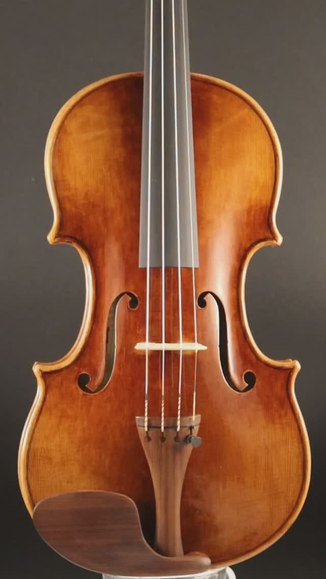 🎻 Are you ready to own the perfect soloist instrument? This handcrafted violin is waiting to bring your musical dreams to life! Share this video and let others in on this wonderful opportunity! ✨
www.geigenbauhiller.de
#hiller_fineviolins #violinsale #handmade #musicalinstruments #guadagnini #oldwood #violin #violinmaker #violinists
