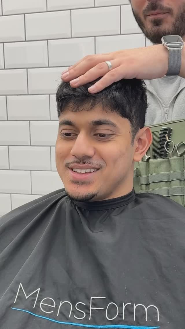 The Neck is not just only thing that Cracks. What you think of the transition?
Want a change. Booking is in my bio!
#mensform #millhillbroadway #millionairemindset #millhill #barber #hair #haircut #skinfade #fyp #fypã‚·