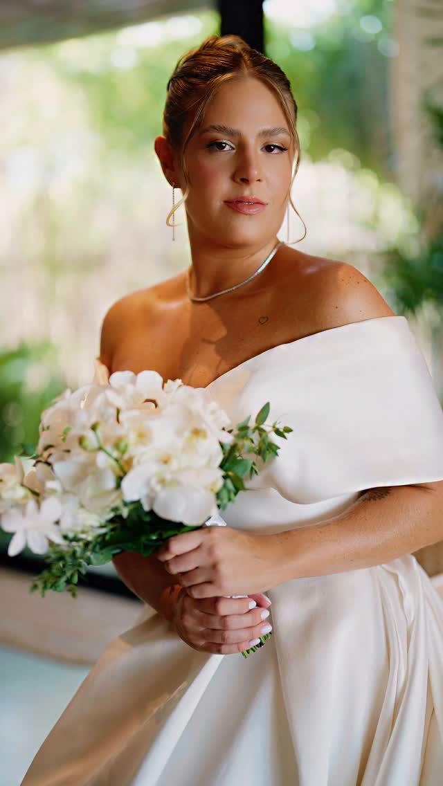 The bride 👰🏼♀️
@caasei
@t_fernandes
@julianapjannuzzi
@thuannymake