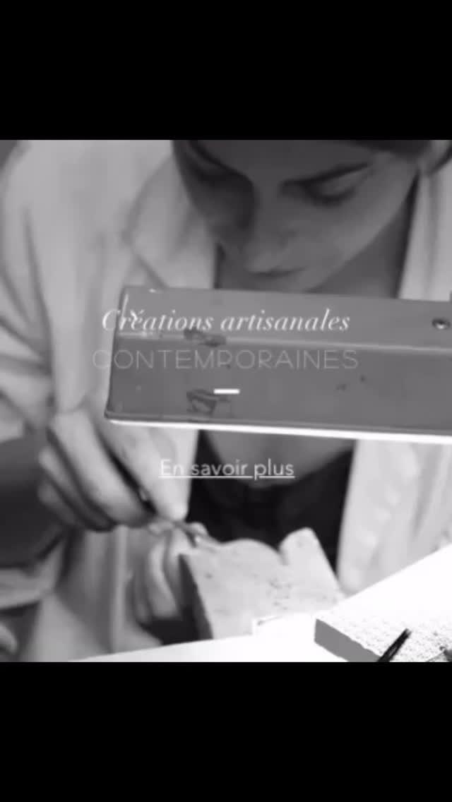 ✨ De l’atelier à l’écrin… ✨
Chaque bijou raconte une histoire, façonnée à la main dans un petit atelier au Pouliguen. 🛠️💍 Entre fusion du métal, martelage et polissage, voici un aperçu des coulisses de mon savoir-faire. 🎥✨
📍 Création artisanale en argent, pièce unique et pensée pour durer. Merci de suivre cette aventure où chaque détail compte. 💫
💬 Dis-moi, quel bijou te fait craquer ? 👇
#bijouxartisanaux #faitmainavecpassion #ateliercreatif #argent925 #lepouliguen #slowjewelry #bijoux #artisanat #artisane #faitmain #handmadewithlove #labaule #loireatlantique #presquilguerandaise #cotedamour #faitenfrance #bijouxcreateur