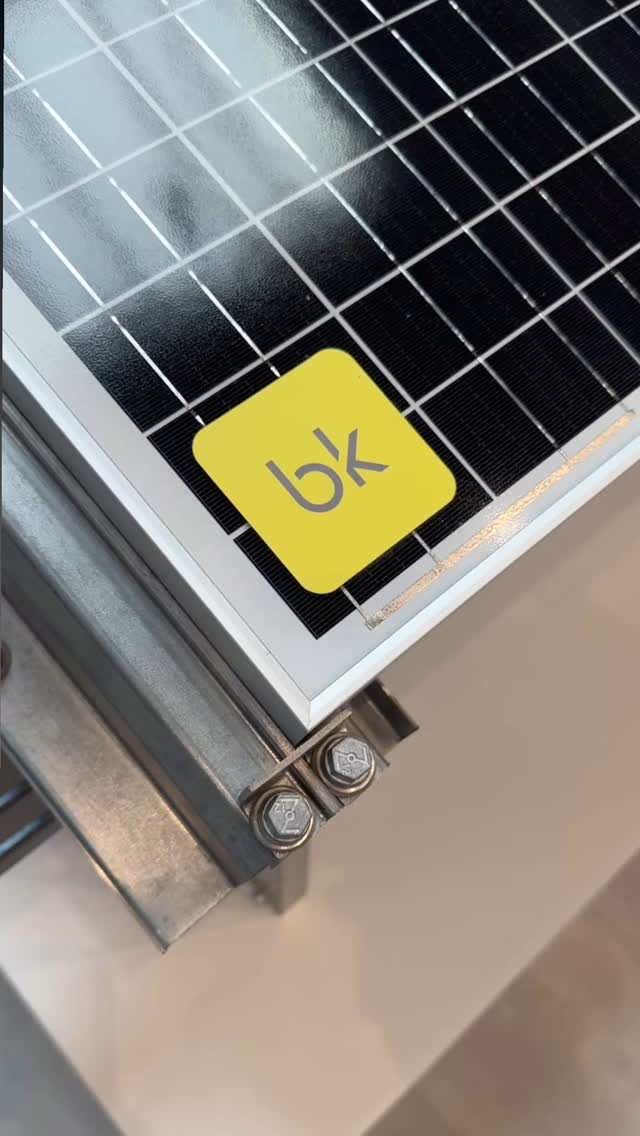 In der Welt unterwegs und in diesen Tagen als Aussteller auf der größten Messe für die Solarwirtschaft Polens @targikielce 😎 Hier ein kleiner Eindruck unseres Messestandes und aller Produkte auf der diesjährigen ENEX ☀️
#tradefair #messe #photovoltaik #photovoltaic #solar #handwerk #elektriker #pvmodule #elektroinstallation #elektrotechnik #bauherren #erneuerbareenergie #solarenergie #sonnenenergie #energie #energy #pv #strom #solarenergy #pvanlage #photovoltaikanlage #solarpower #solaranlage #solarpanels #solarsystem #solarmodule #pvmontagesystem #solarmountingsystem #bksolarezukunft #bksolarsystem