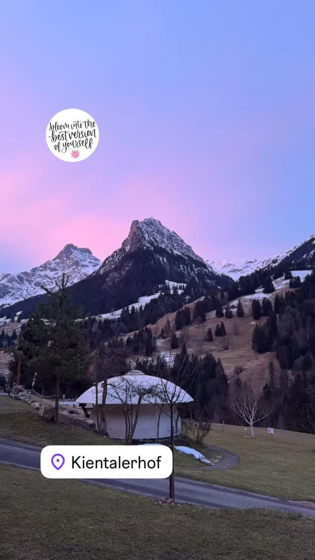 Meine Reise mit Tibetan Cranial geht weiter! In diesem Advanced Training tauche ich noch tiefer in die Weisheit dieser alten Heilkunst ein. Ich freue mich darauf, mein Wissen und meine Fähigkeiten zu erweitern und noch mehr Menschen auf ihrem Weg zu unterstützen. Lass dich auf eine neue Erfahrung ein und melde dich. Ich freue mich dich kennen zu lernen.
#tibetancranialtherapy #tibetancranialtherapie #traditionaltibetanmedicine #selfhealing #tibetanhealing #craniosacraltherapy #kientalerhof