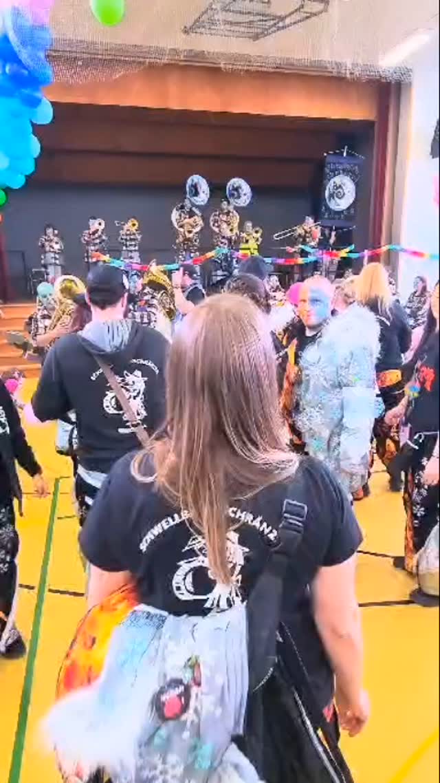 Wösseder was jedi Gugge brucht? E Fröndschaft mit ere andere Gugge ❤️