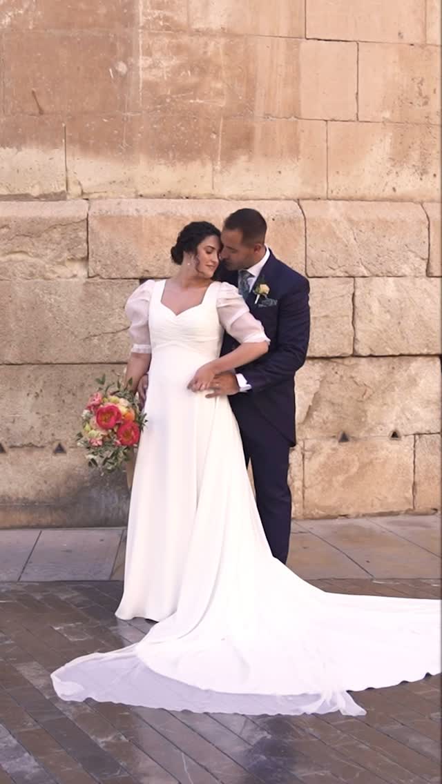 Miriam y Adrián, Junio 24.
@alexly_fotografo
@eventosdealgodon
@esencia_floral
@mafesaintegral
@hortdenal
@terrecatering
@maisonportocale
@soniacases_hairstylist
@dulcecastroofficial
@pskramos