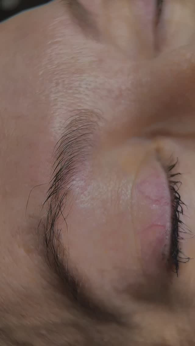 Airbrush style ✍🏼
#powderbrows #natural #bellvuepermanentmakeup #kirklandpermanentmakeup
#seattlepermanentmakeup #nataliekalini