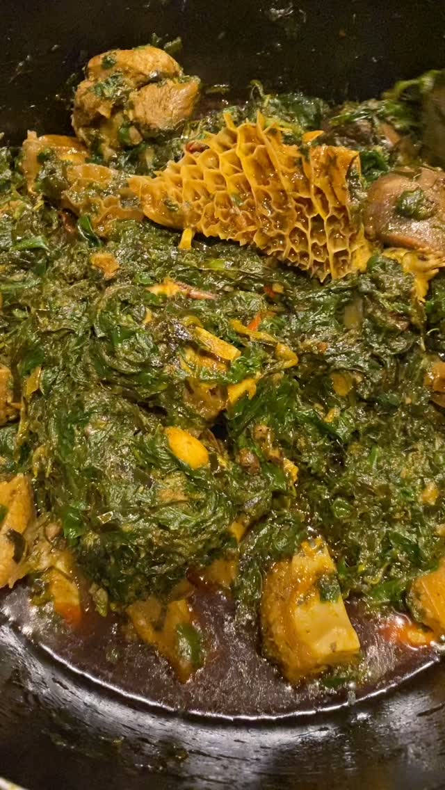 Nothing beats a bowl of rich, flavorful Afang soup—loaded with assorted meats and cooked to perfection! 🍲 It’s the comfort food you didn’t know you needed. Order yours today @nomieskitchen! #afangsoup #assortedmeat #vegetablesoup #seafoodlovers #choplifegang #nigeriancuisine #eatwelllivewell