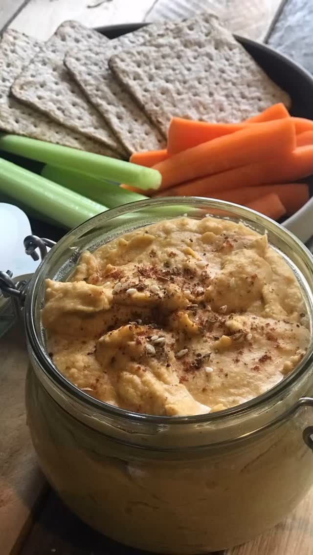 🔆Quick and Easy Red Lentil Hummus Recipe🔆
Store bought hummus nearly always comes in plastic tubs and often uses cheap oils. making your own from dried chickpeas can be time consuming and hard to get the texture right. This red lentil hummus recipe is so quick and a basic stick blender is all you need to get a super creamy consistency.
Cook 200g of red lentils for 12 minutes in a pan of boiling water. Drain and add to a mixing bowl. Add the juice and zest of 1 lemon, 2 Tbsp of tahini, 3 Tbsp extra virgin olive oil, 1 clove crushed garlic, 1 tsp cumin, 1/2 tsp ground coriander, 1/2 tsp smoked paprika, salt & pepper to taste. Mix with a stick blender or transfer everything to a blender or food processor. Serve dusted with cayenne, sumac and sesame seeds. Makes enough for a 500mL jar. #lentils #hummus #redlentils #nutritionaltherapist