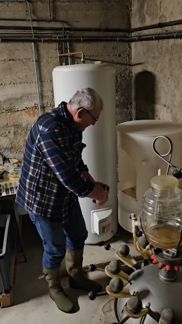 Discover the tradition : Handmade disgorgment of a Champagne bottle!
#toursinchampagne
#tourwithlocals
#besttours #winetours #champagne #champagneexperience
#champagnelover #champagnelovers
#champagneaddict #champagne
#private #privatexperience #honeymoon #champagnesecret #champagnemoments #champagneprivateexperience #luxurychampagne #finechampagne #champagneguide #champagnelife #champagnetasting #winelover #winelovers #winetasting #wineblogger #winedestination #winetravel #winetraveler
#thechampagnewineclub #champagneluxurytrip