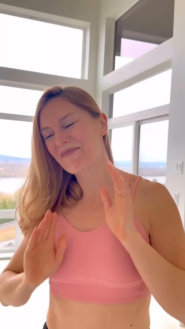 Sometimes I struggle - I don’t always have control over my emotional body. But I always have control over going to the gym. Working out is one of the best things we can do for our mood and mental health. You can always move, get it out and do something good for your body
#personaltrainer #goodmovement #mentalhealth #excercisemotivation #excerciseformentalhealth #columbiacityseattle #personaltrainerseattle