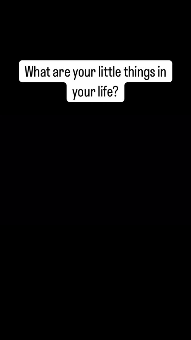 Sometimes simple is more effective. What are the little things in your life that make you happy?
#gratitudeattitude #journallover #journalpages #journalinghabit