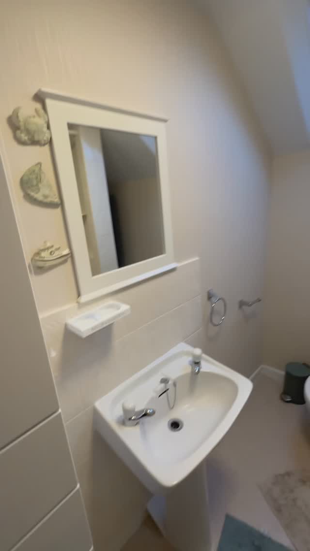 We created more visual space in this clients bathroom by removing the tiled wall and replacing it with a walk in glass shower. This added more light to the room, making it feel spacious and airy.
Looking to improve your outdated bathroom? Give us a call on 07513263518 for a quote 📞
#bathroomrenovation #bathroomreno #plumberhighpeak #bathroomremodel #highpeakplumber
