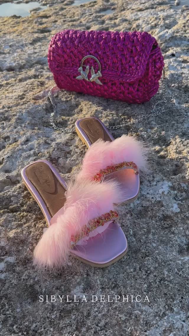A little sparkle, a little fluff, and a whole lot of handmade elegance! 💖
Our jeweled feather sandals & handwoven bag are here to elevate your style. 🌅✨
A touch of luxury, straight from Greece!💙🇬🇷
#LuxuryMeetsArt
#HandcraftedBeauty
#SibyllaDelphica
#Greekchic
#Greekluxury
#Handmadeelegance
#luxurylifestyle
#summervibes
#Handmadeluxury
#handmadeluxurybags