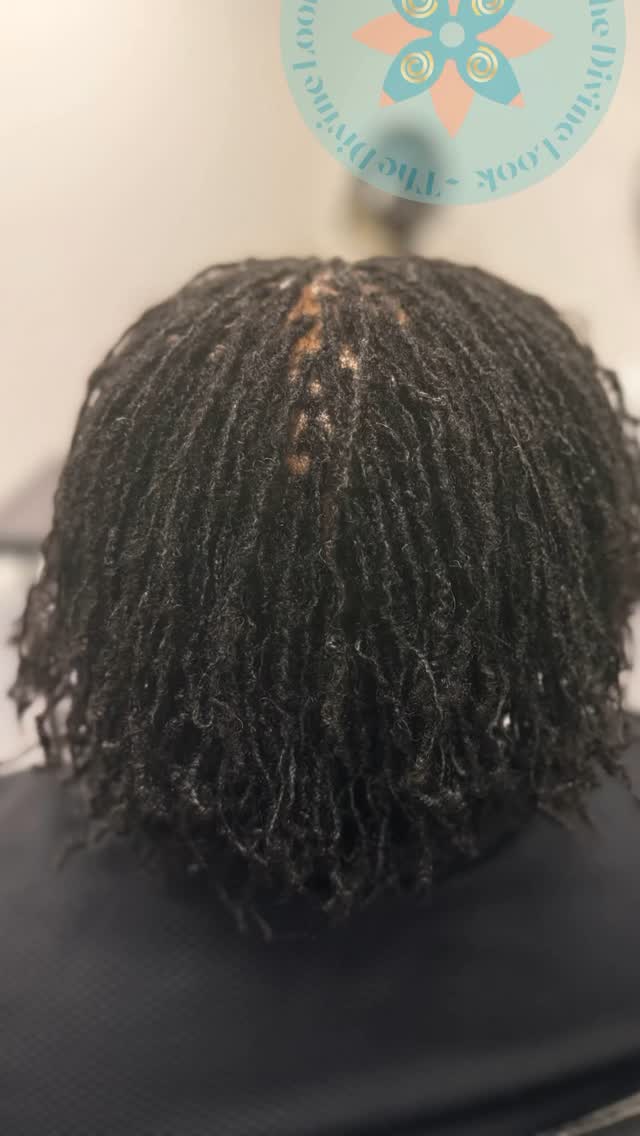 The process requires attention to detail and can be time-consuming, but getting it right is crucial.
Ensuring each session is done properly not only protects the health of your client's hair but also builds trust.
When clients know they can count on you for consistent, precise work, it strengthens the bond and sets the foundation for a successful, long-lasting relationship. Trust is key to a thriving practice! ✨
#TrustInYourStylist#ConsistencyMatters #ClientCare #MicroLocksTraining #MicroLocks #Interlocks #SmallLocks #CincinnatiMicroLocks #ColumbusMicroLocks #ProtectiveStyles #NaturalHair #MicroLocksInstallation #Locs #Locks #OhioMicroLocks