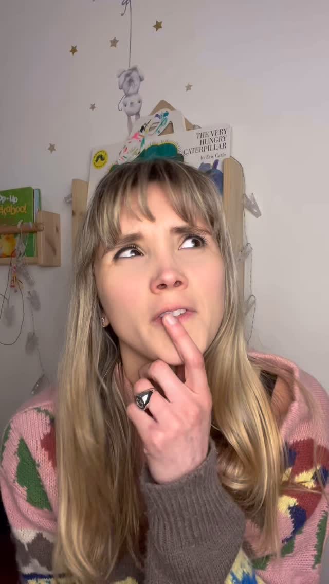 🇬🇧Here are 3 games to review vocabulary and make your lessons more engaging!
Spill the beans and share your favourite ones in the comments ✍️
🇮🇹Tre giochi per imparare nuovi vocaboli divertendosi!
li conoscevi? Commenta sotto un gioco che usi nelle tue lezioni
#eslgames #vocBularygames #circletime #prek #teachers #teachersofenglish #speakinggames #children Will you give these games a go? Li proverai?