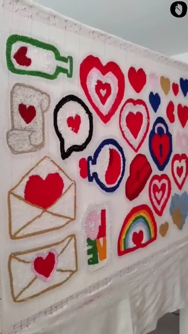 🤍 Encollage et mise en place de la toile secondaire 🤍
#tufting #handmadewithlove #mulhouse #creationunique #handmadetextiles #slowdeco #slowmade #dmc #tuftingart #love