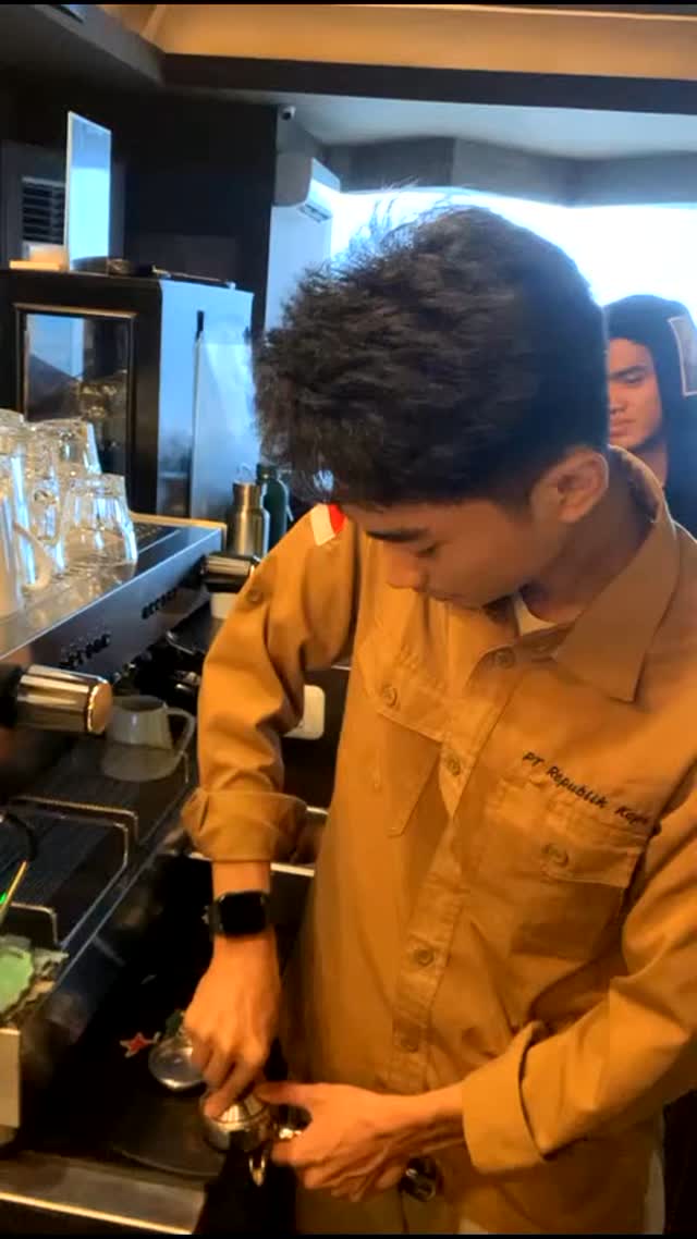 Weekly calibration and sharing with our outlet partners ☕️ cheers