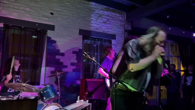 🔥Throw back to last October when @pigeon.pit tore up at Crescent 🔥
You can look forward to more fantastic music acts this year too 😏
Keep an eye on our IG and subscribe to our newsletter to stay up to date. You can subscribe on our website at the bottom of the page! Newsletters can be found in the link in our bio too 💜
.
.
.
#richmondva #rva #rvaevents #rvadance #gayrva #queerrva #rvashows #rvaeventspace #lgbtqrva