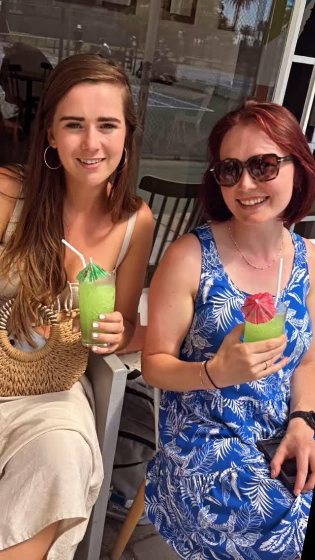 Milnerton having another brilliant day. The vibe is on the go. Potjies by Alton and our supporters enjoying every moment. #milnerton #tennis #potjiekos #gees