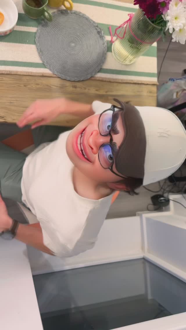 Trying our cheese breads!
#latinosenuk #glutenfreebread #colombia #cheesebread