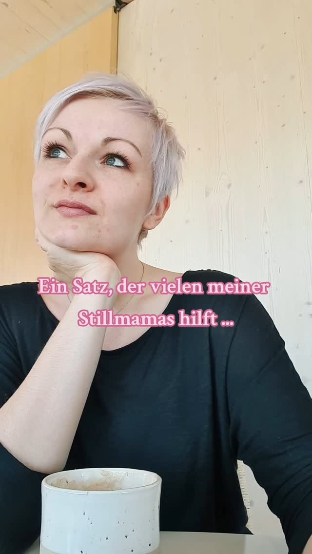 "Mein Baby will sooo oft an die Brust, dabei KANN es doch gar nicht hungrig sein, es hat vor 20 Minuten erst gestillt!"
Vielleicht ist es auch nicht hungrig.
Gründe, warum Babys/Kinder stillen:
- Geborgenheit
- Schutz
- Einschlafhilfe
- Weiterschlafhilfe
- Aufwachhilfe
- Schmerzlinderung
- Trost
- Wärme
- Co-Regulation
- Pause
- Liebe
- Krankheit
Und und und, die Liste ist lang.
Deshalb sag ich zu meinen Stillmamas immer: dein Baby zeigt dir wenn es stillen will (Stillzeichen) und du bietest es an. Wie lange und aus welchen Gründen ist erstmal egal, denn stillen ist ein echter Bedürfniserfüller und kann erstmal pauschal angeboten werden. Dein Kind zeigt dir dann schon, ob es das jetzt überhaupt gebraucht hat, oder nicht.
Vertrau auf dein Baby - es ist von Tag 1 an sehr kompetent, was die Beachtung und die Erfüllung seiner eigenen Bedürfnisse angeht.
Ich bin für dich da ♡
Deine Tamara
BFB bindungsorientierte Familienbegleiterin®
Raum Rosenheim und Chiemsee
#stilldauer #babystillen #elterntipps #mamatipps #stillen