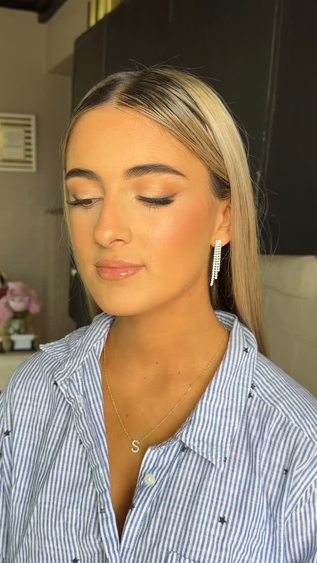 School ball glam for the stunning Sophia ✨
#perthmakeupartist #makeupartistperth #schoolballmakeup #schoolballmakeupperth #perthmua