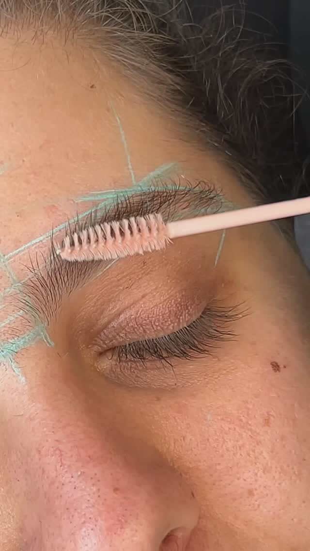 Trimming your brows not only defines your shape but makes them appear fuller! ✂️
Using:
@bellabeautyprofessional my fav mapping string colour 😍
@bwhcosmetics scissors
#brows#browart#browartist#browssydney#browshaping#browtrimming#browtransformation#browmapping#browspecialistsydney#sydneybrows#westernsydney