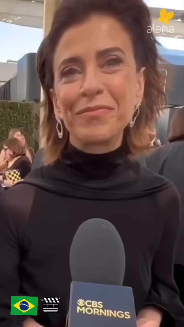 Os que vieram antes das Fernandas vieram desde a Itália, num navio com condições subumanas, com a promessa de fazer dinheiro em terras tupiniquins.
Era cilada, Bino. Golpe.
Mas aqui focaram. Trabalharam muito. Se ajeitaram a duras penas. O avô de Fernandona trabalhou como obreiro na construção do Teatro Municipal do Rio, onde Fernandona brilhou. Naquelas tábuas que seu avô suou, ela também suou. Nas cochias, uma bebezinha já respirava ares dionisíacos: Fernanda Torres.
É muita tábua. É muita claquete.
É muito orgulho ver o Brasil parando para assistir a esse filme.
País do futebol que nada. Somos (também!) o país do CINEMA! 🎬❤️🔥
#aindaestouaqui #aunestoyaqui #imstillhere #cinema #cinemaindependente #cinemanacional #cinemabrasileiro #fernandamontenegro #fernandatorres #teatro