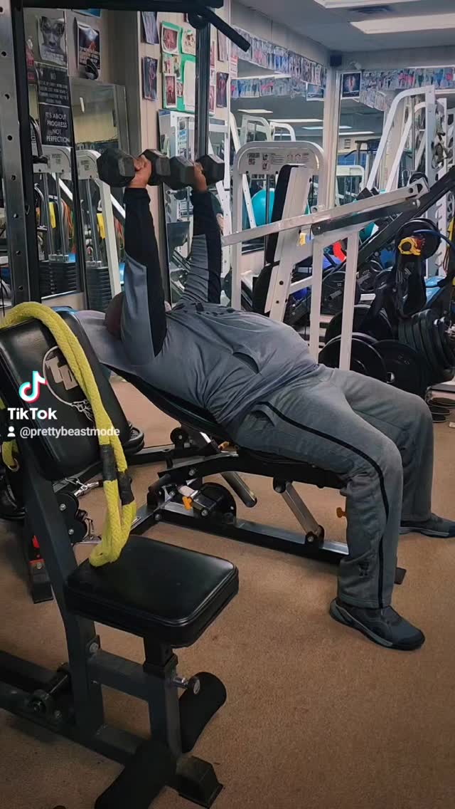 Keep Going!! That's the key ๐ continue to pour ๐ซ into your cup. Life will always have its struggles so be ready to adjust goals not excuse them and get it done. You will feel and see the difference. ๐ ๐ ๐ #goalchasermentality #prettybeastmodefitness #PBMFitness
Currently located 356 Park Ave Scotch Plains NJ 07076
908.531.7387 Book your FREE FITNESS Assessment โจ๏ธ Coach Vee
Www.prettybeastmode.com
#strengthtraining #personaltraining #allfitnesslevelswelcome #femaletrainer #femaleentrepreneur #functionaltraining #fitnessmotivator #mastertrainer #fitnessenthusiast #fitnessprofessional #behaviorchangespecialist #resultsoriented #resultsdriven