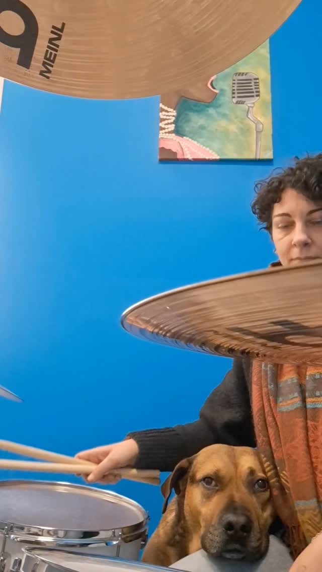 Prove per il palco aperto del 22 Marzo!
UN SUPER TIZIANO al pianoforte e voce
E IO e il mio assistente BYRON alla batteria!