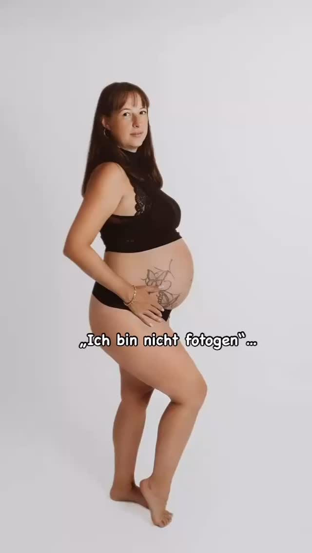 Jede Schwangerschaft ist etwas Besonderes und Wunderbares - und mit der richtigen Begleitung strahlt jede werdende Mama in ihrer vollen Schönheit💐
Du bist schön so wie du bist - trau dich diese wunderschöne Zeit in ästhetischen und stilvollen Bildern festzuhalten.🤎
#schwangerschaft #mamaglanz #aesthetic_photos #aestheticphotography #wunderdeslebens #selbstliebe #baldmama #mama2025 #daun #wittlich #koblenz #magicmomentsphotographie #trier #bitburg #mayen